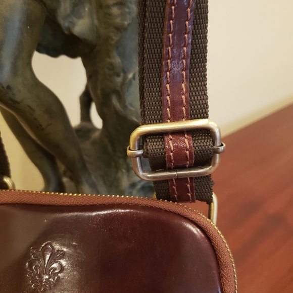 NEW! ITALIAN LEATHER MESSENGER BAG - AUTHENTIC (w/ Adjustable Strap) - Picture 4 of 8